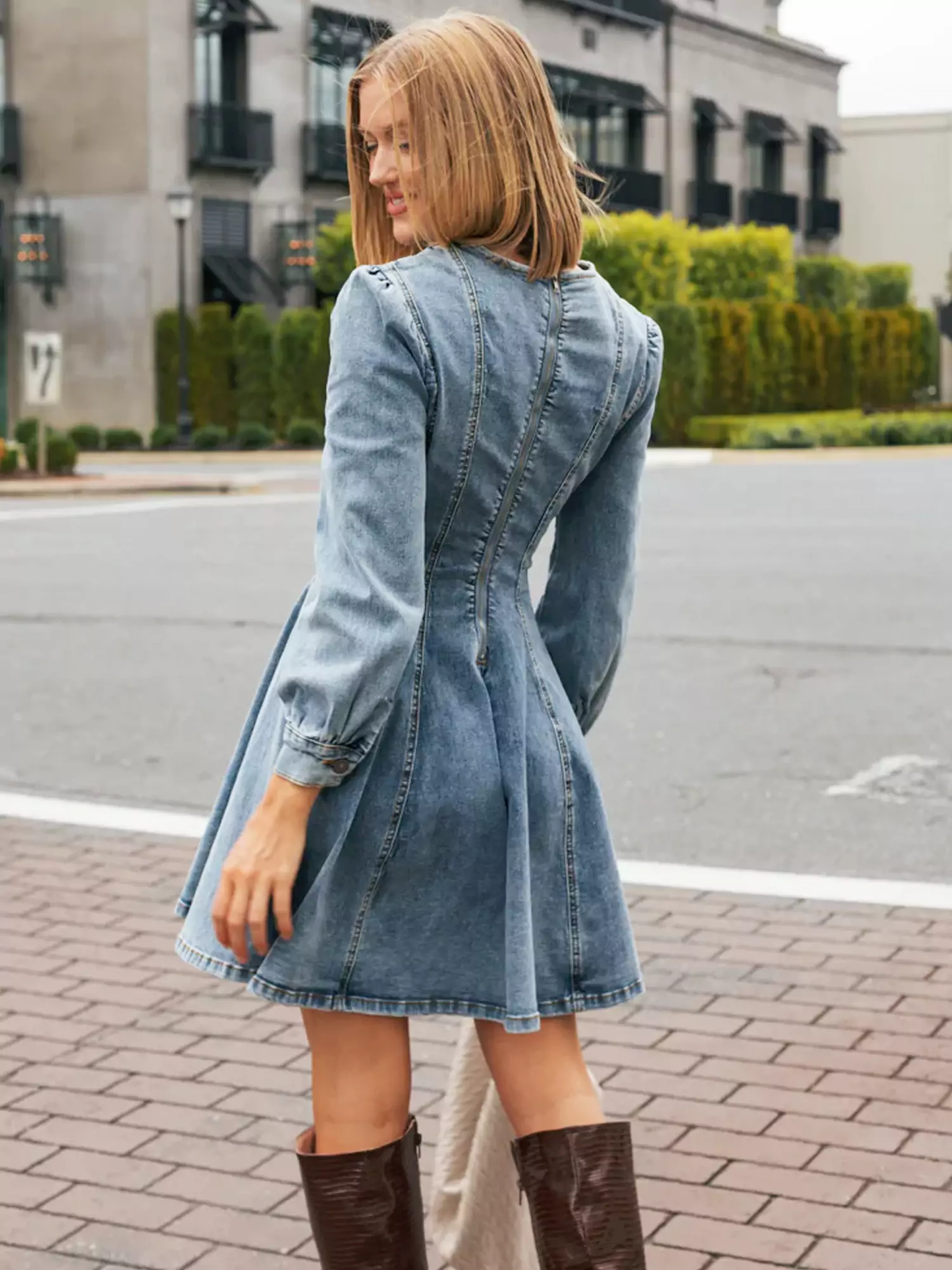 Robe Mini en Jean: Confort et Élégance au Quotidien