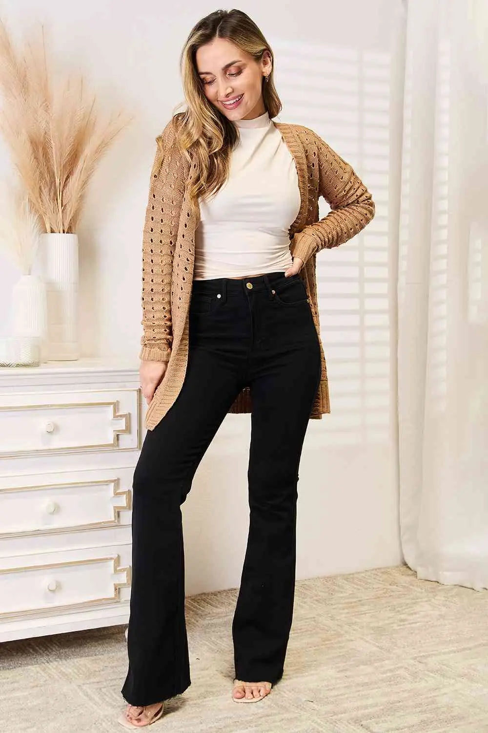 Nouer "Chloé-Vibes Horizontales Cardigan Ouvert en Caramel